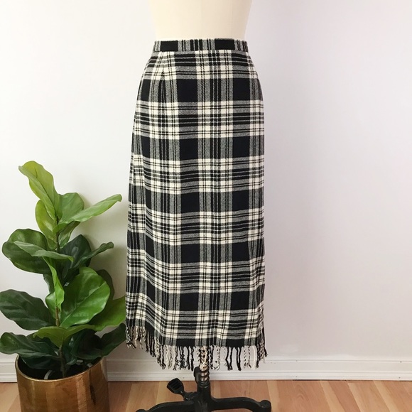 Vintage Dresses & Skirts - Vintage Fringe Plaid Black and White Midi Skirt 18